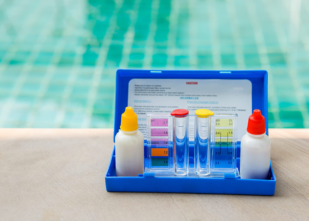 Pool water testing kit to get the pH levels right - Perth Pool Solutions Perth WA